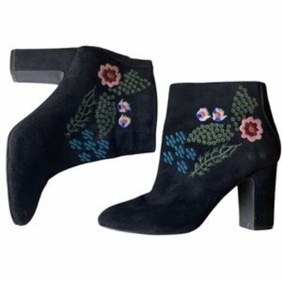Nanette Lepore "Beverly" Black Suede Boots Floral Embroidery Size 8 - Picture 1 of 9